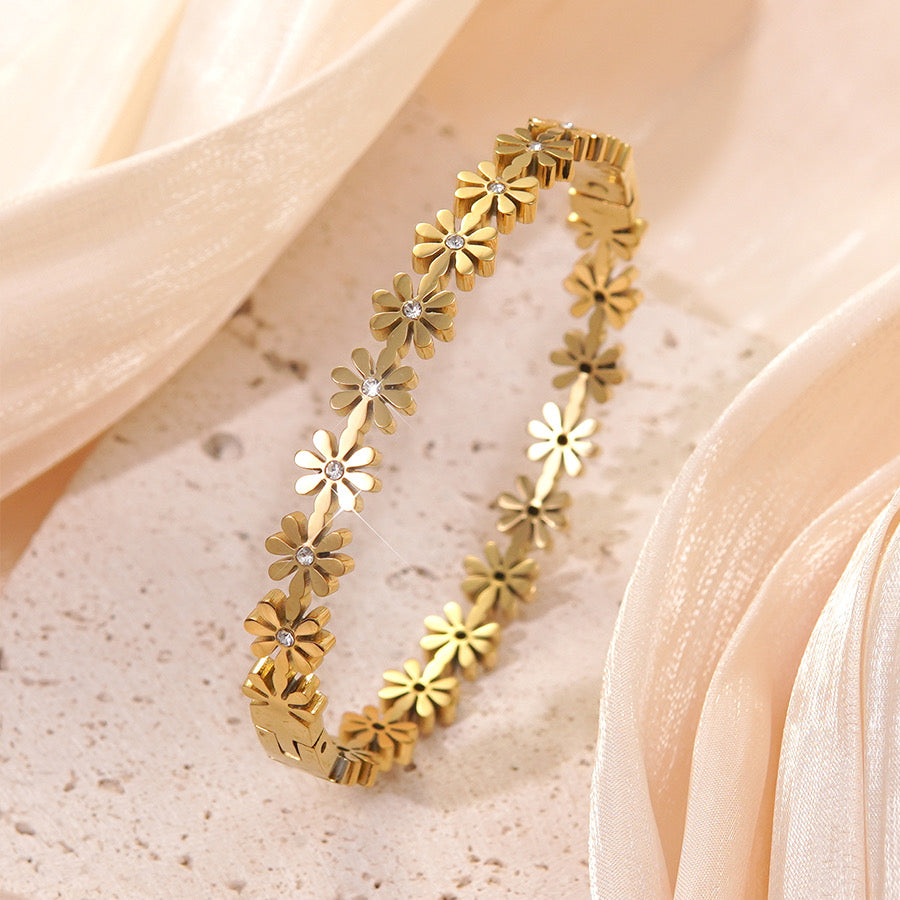 Golden Bloom Bracelet Set – Gold | Bianca's Touch