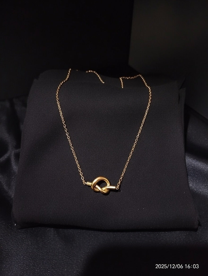 Eternal Link Necklace – Gold | Bianca's Touch